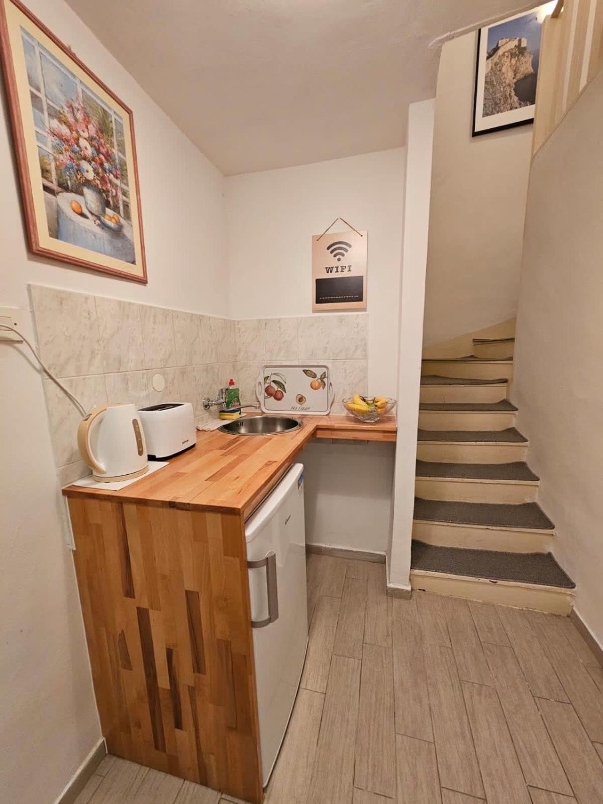 De Spot Guest House - Pile Old Town Gate Dubrovnik Exterior photo